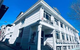 Grand Ararat Hotel